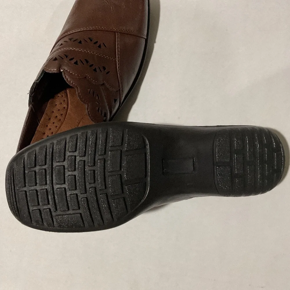 Easy Street Forever Tan Comfort Stretch Clogs Women’s 12W - Picture 2 of 7